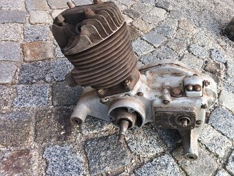 Motor ČZ 250 tourist, sport - 2