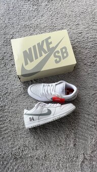 Nike SB Dunk Low Supreme 94 Metallic Silver - 2