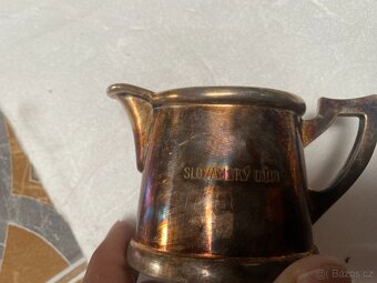 kovových konviček - 2