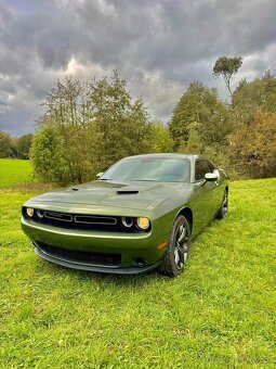Dodge Challenger - 2