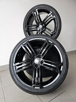 Orig. VW Golf R 5x112 Letní 235/35/19 - 2