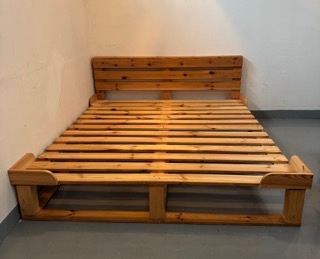 Postel z palet s úložným prostorem - 2