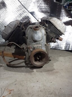 Tatra 603 motor G - 2