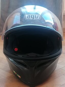 Prodám krásnou zachovalou silniční helmu agv K-5 - 2