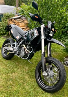 KTM 640 LC4 Supermoto - 2