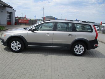VOLVO XC70 D5 151kw AWD Momentum Kinetic 07/2010 - 2