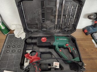 Vrtací kladivo parkside PBH 1050 C3 +přislišenství - 2