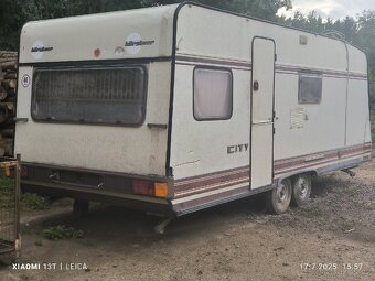 Karavan dvouosy - 2