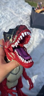 Velký dinosaurus - 2