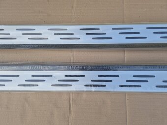 boční nášlapy + montážní příslušenství Renault Captur II 820 - 2