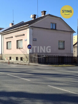 Pronájem komerčních prostor v RD o výměře 258 m2 v Č, 132007 - 2