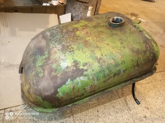 Nádrž zetor 25 - 2