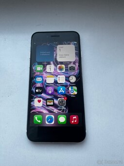 iPhone SE 2020 64 GB - 2