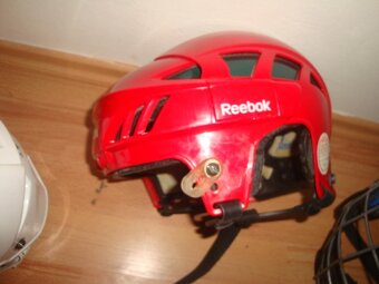 Dětská hokejová výstroj - brusle, helma, rukavice - 2