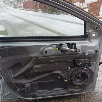 Přední zadní dveře Mondeo mk4 - 2