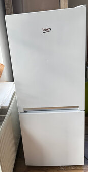 Lednice z mrazákem Beko 200 litrů zánovní - 2