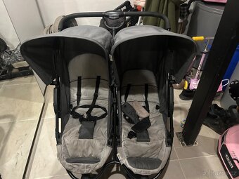 Kočárek pro dvojčata Hauck - 2