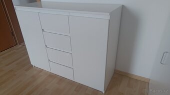 Bílá komoda - 2