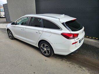 Hyundai i30 kombi 1.6crdi 85kw r.v 3/2021kamera 2x klič -ČR - 2
