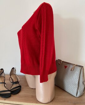Červený oversize vlněný svetr copánkový vzor M/L - 2
