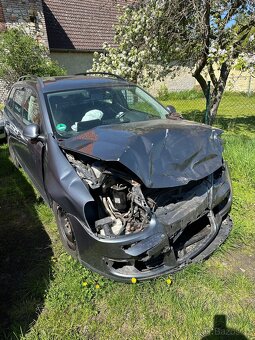 VW Golf 5 Variant 1.9 TDI náhradní díly z vozu - 2