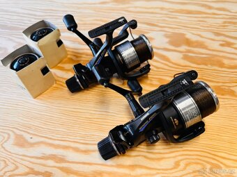 2 NAVIJÁKY SHIMANO BAITRUNNER AERO 8000 GTE - 2