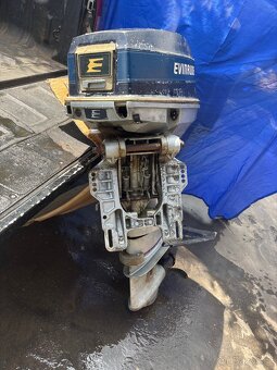 Prodám lodní motor Evinrude 60 HP - 2