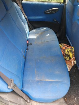 Fiat Punto 2(5-ti dveř.) - zadní sedačky - 2