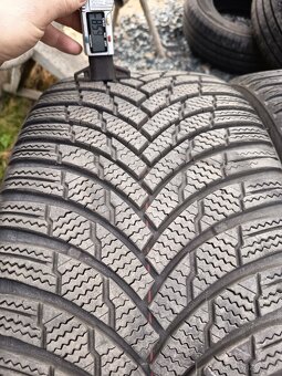 235/40R19 96V zimní Firestone Winterhawk 4 sada dot 4421 - 2