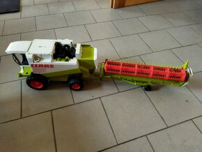 Kombajn Claas Lexion 480 Bruder 02120
- 2