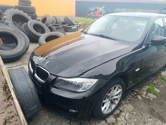 Prodám BMW E90 318i na díly - 2