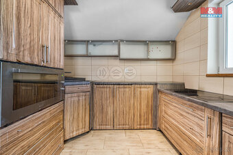 Prodej rodinného domu, 372 m², Horní Bousov - 2