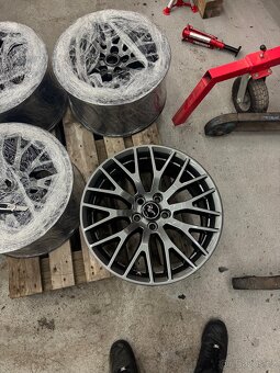 OEM sada disku Ford Mustang S550 5x114.3 R19 dvourozmer - 2