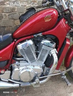 Suzuki Intruder VS 800 - 2