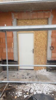 Stavební kovové dveře 1500x2250, bezpečn. zámek, 5 klíču. - 2