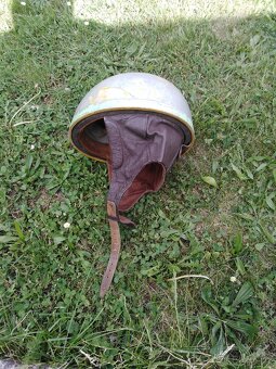 Stará přilba na moto kokos - 2