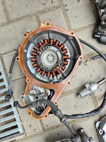 Suzuki XF 650 Freewind - motor / dily - 2