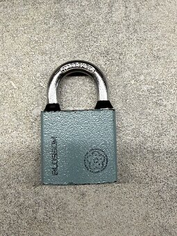 Malý visací zámek - 2