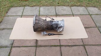 Nissan D21 2,4i  převodovka - 2