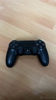 PS4 konzole 500Gb a 2 ovladače - velmi dobrý stav - 2