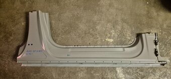 Pravý přední práh Q5 2016- 2024 80A originál - 2