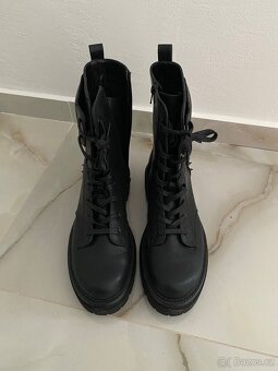 Kotníkové boty na platformě - 2