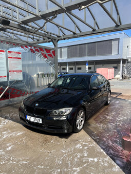 Bmw e90 330i - 2