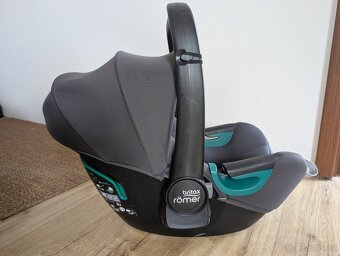Britax Römer Baby-Safe 3 i-Size Midnight Grey + základňa - 2