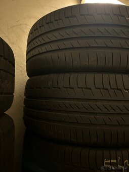 245/45 R19 - 2