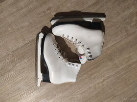 Dívčí brusle, délka stélky 19,5cm - 2