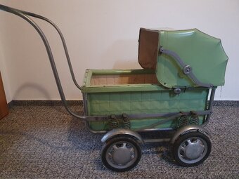 Retro kočárek pro panenky - 2