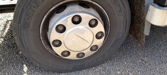 Predni pneu 245 70 R 17,5 - 2
