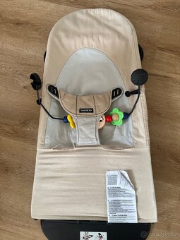 Použité Babybjörn houpátko a originální hrazdička - 2