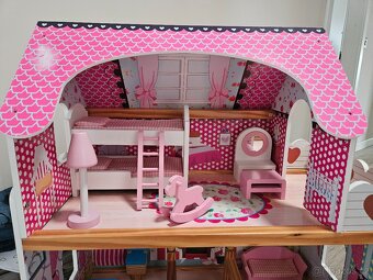 Dřevěný domeček pro panenky - 2